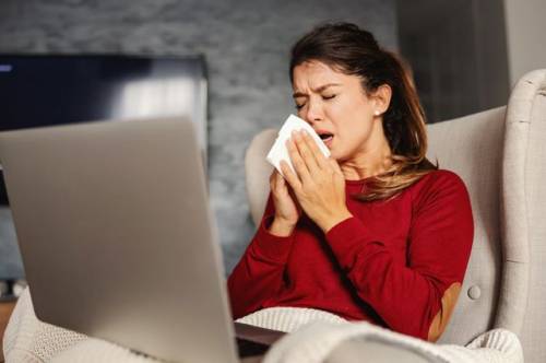 Сам себе врач. Какие заблуждения о лечении простуды особенно живучи?